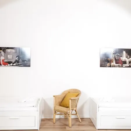 Family Apartment For 6 Guests, Mitte Moabit Berlin Exterior foto