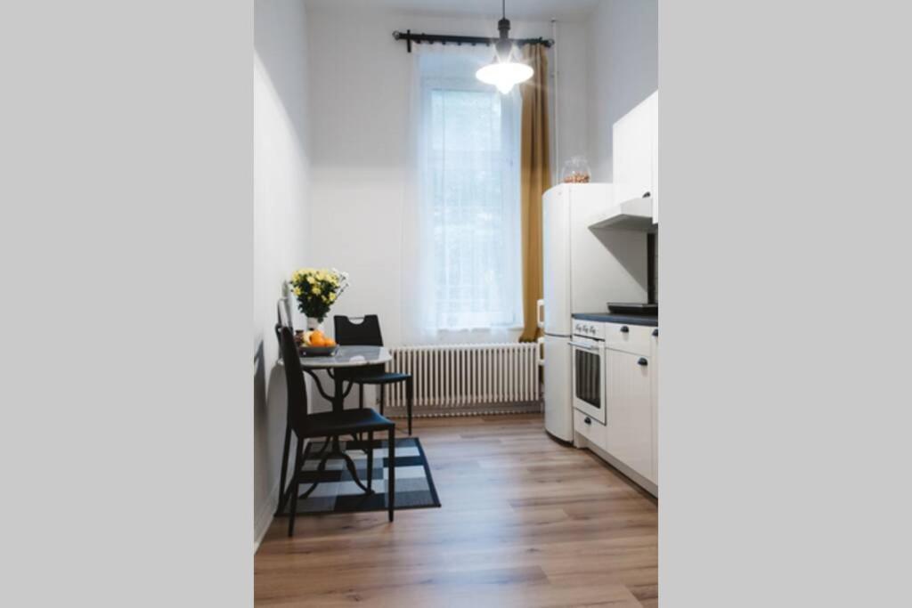 Family For 6 Guests, Mitte Moabit Appartement Berlijn